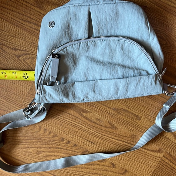 COPY - Lululemon - Picture 6 of 7